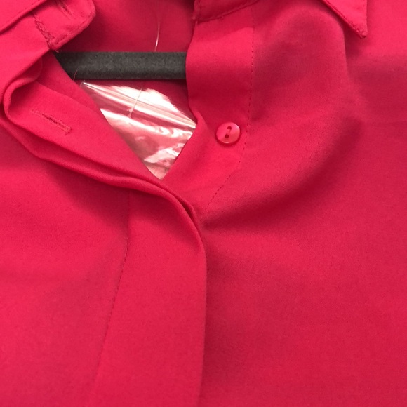 Japna Women’s Sleeveless Button Down - Picture 5 of 5